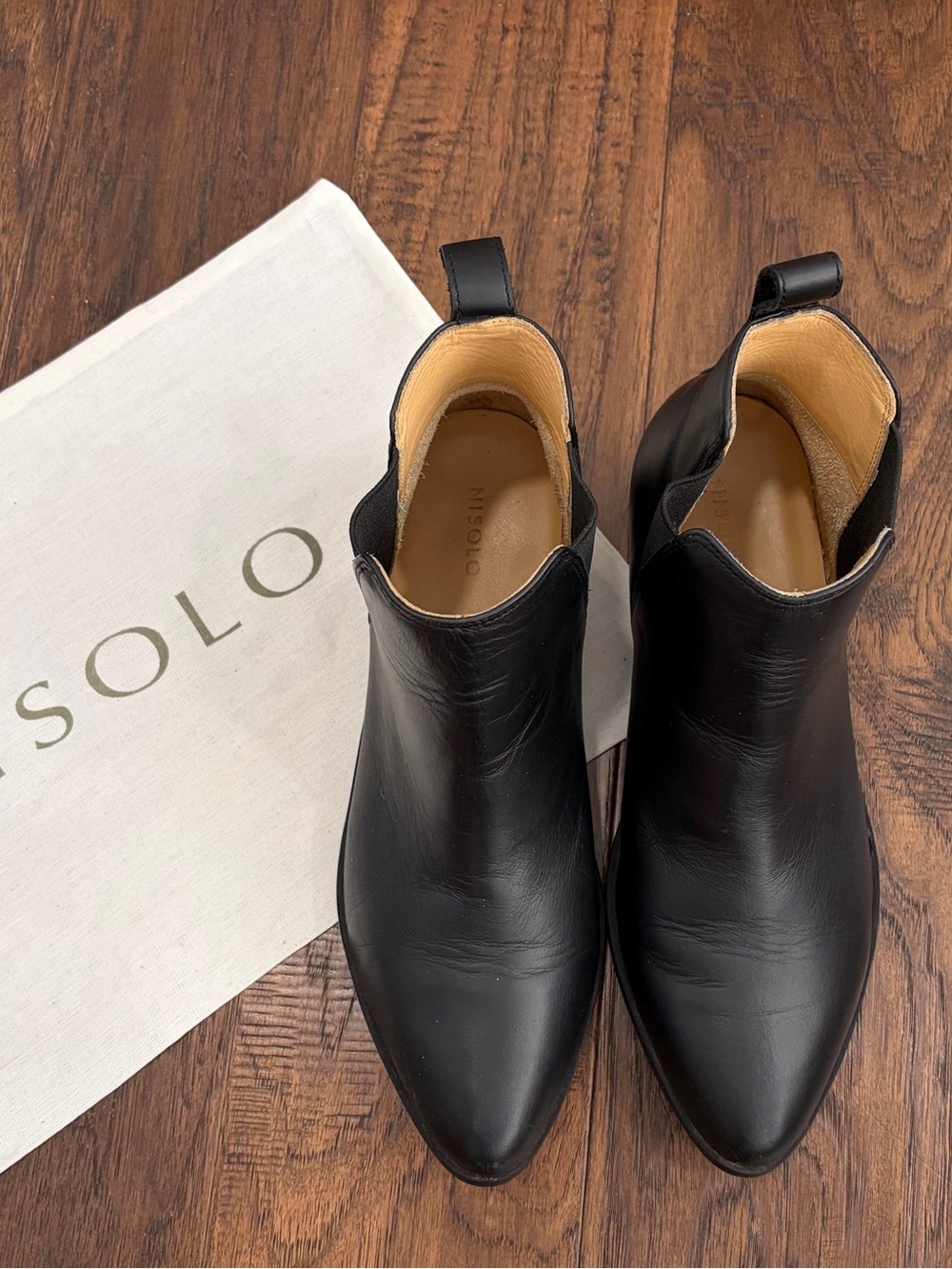 Nisolo Eva Chelsea boots